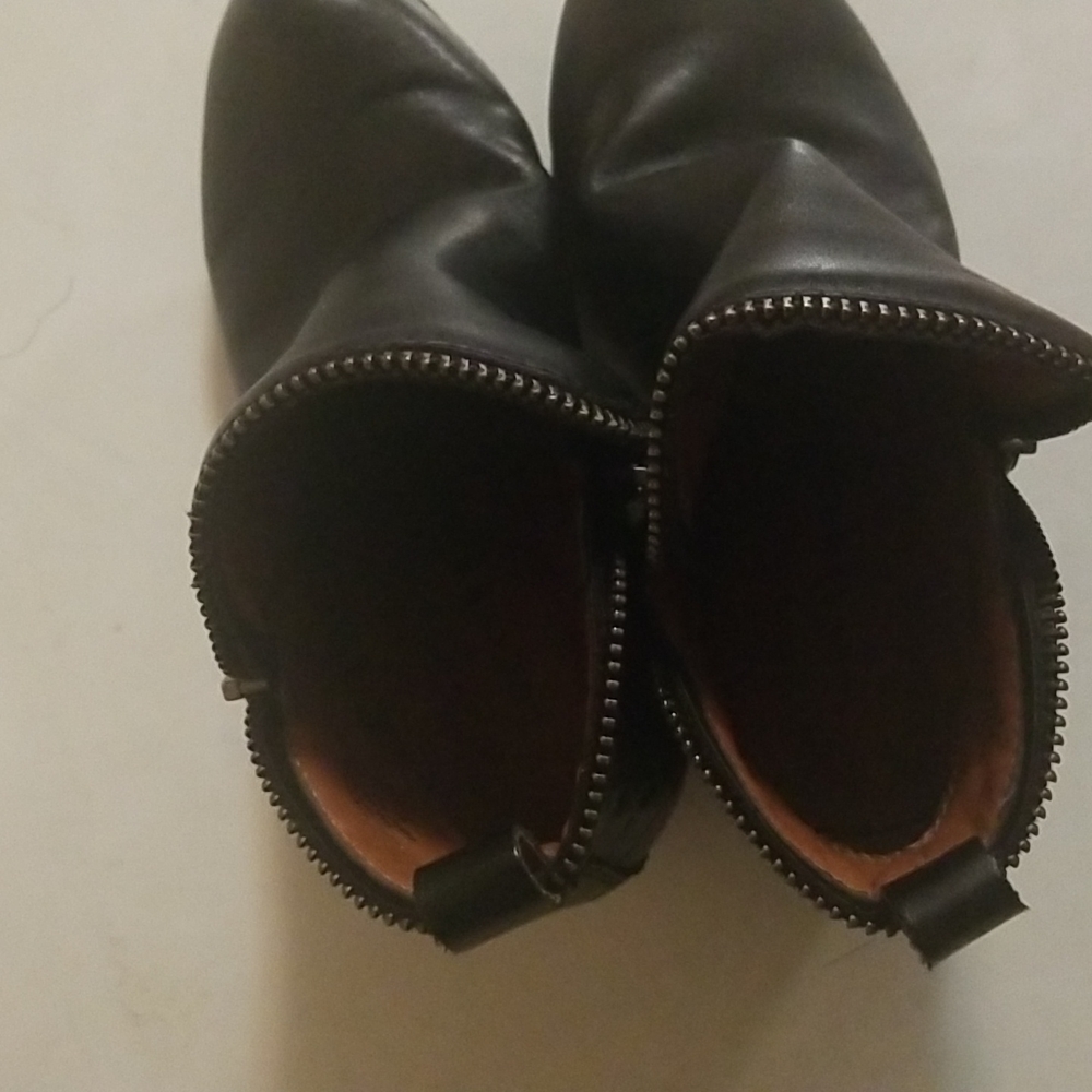 Ankle boots
